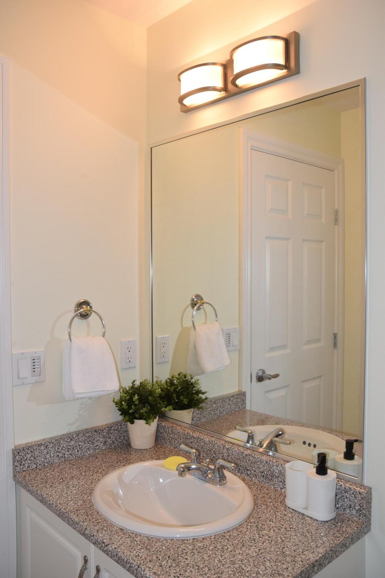 A Private Suite In Port Moody Exterior photo