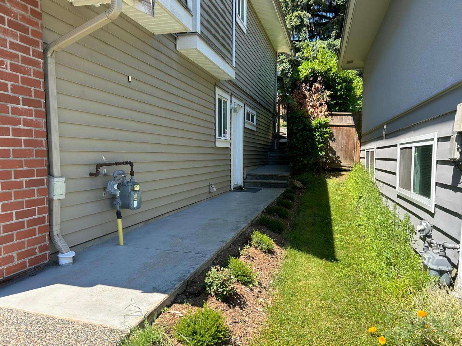 A Private Suite In Port Moody Exterior photo